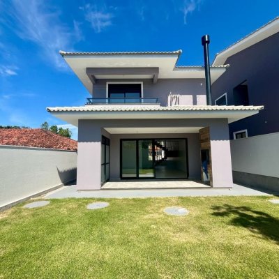 Casa Residencial com 179m², 3 quartos, 3 suítes, no bairro Lagoa Da Conceição em Florianópolis