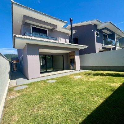 Casa Residencial com 179m², 3 quartos, 3 suítes, no bairro Lagoa Da Conceição em Florianópolis