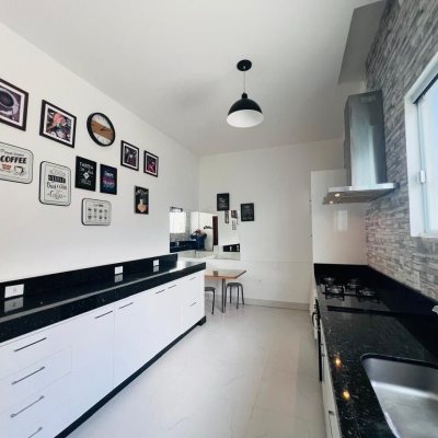 Casa em Condomínio com 350m², 4 quartos, 3 suítes, 2 garagens, no bairro São João Do Rio Vermelho em Florianópolis