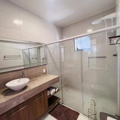 Casa em Condomínio com 350m², 4 quartos, 3 suítes, 2 garagens, no bairro São João Do Rio Vermelho em Florianópolis