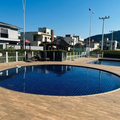 Casa em Condomínio com 350m², 4 quartos, 3 suítes, 2 garagens, no bairro São João Do Rio Vermelho em Florianópolis