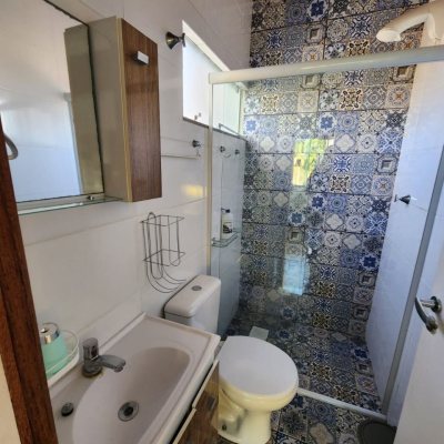 Casa Residencial com 264m², 4 quartos, 1 suíte, 4 garagens, no bairro Itacorubi em Florianópolis