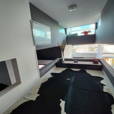 Casa Residencial com 264m², 4 quartos, 1 suíte, 4 garagens, no bairro Itacorubi em Florianópolis