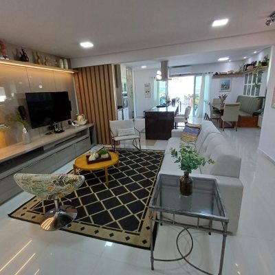 Cobertura com 237m², 3 quartos, 3 suítes, 1 garagem, no bairro Açores em Florianópolis
