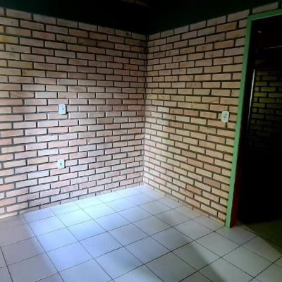 Casa Residencial com 130m², 3 quartos, 5 garagens, no bairro Sambaqui em Florianópolis