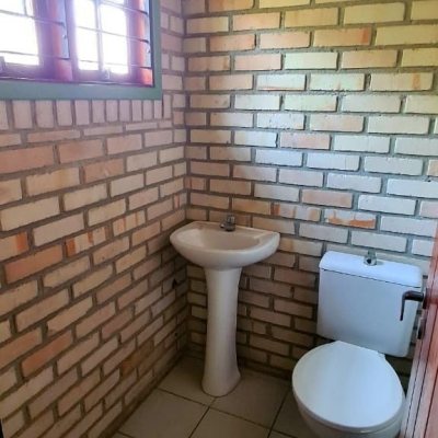 Casa Residencial com 130m², 3 quartos, 5 garagens, no bairro Sambaqui em Florianópolis