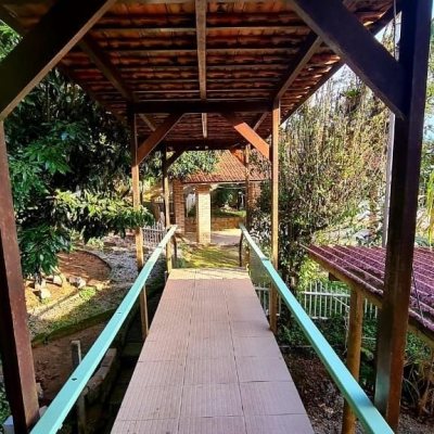 Casa Residencial com 130m², 3 quartos, 5 garagens, no bairro Sambaqui em Florianópolis