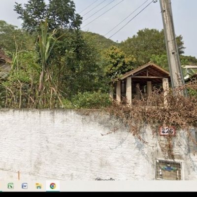 Casa Residencial com 130m², 3 quartos, 5 garagens, no bairro Sambaqui em Florianópolis