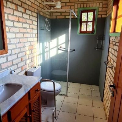 Casa Residencial com 130m², 3 quartos, 5 garagens, no bairro Sambaqui em Florianópolis