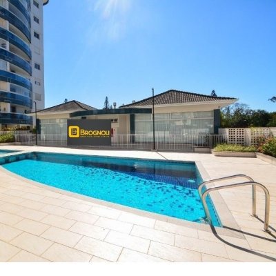 Apartamentos com 120m², 3 quartos, 1 suíte, 1 garagem, no bairro Estreito em Florianópolis