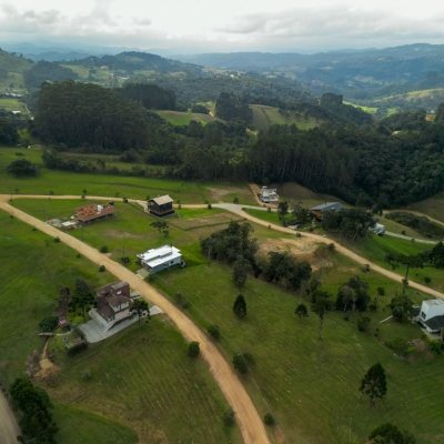 Terrenos Residenciais com 807m², no bairro Invernadinha em Rancho Queimado