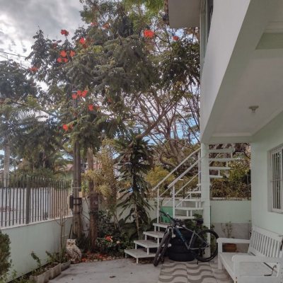 Casa Residencial com 120m², 3 quartos, 1 suíte, 1 garagem, no bairro Cachoeira Do Bom Jesus em Florianópolis