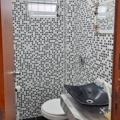 Casa Residencial com 120m², 3 quartos, 1 suíte, 1 garagem, no bairro Cachoeira Do Bom Jesus em Florianópolis