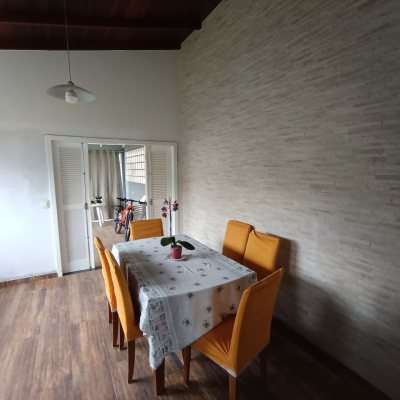 Casa Residencial com 120m², 3 quartos, 3 garagens, no bairro Ingleses do Rio Vermelho em Florianópolis