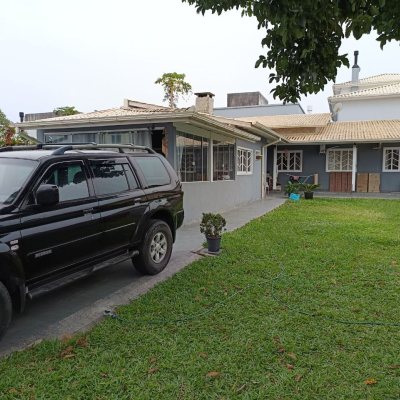 Casa Residencial com 120m², 3 quartos, 3 garagens, no bairro Ingleses do Rio Vermelho em Florianópolis