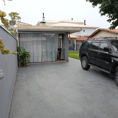 Casa Residencial com 120m², 3 quartos, 3 garagens, no bairro Ingleses do Rio Vermelho em Florianópolis