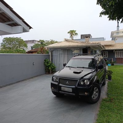 Casa Residencial com 120m², 3 quartos, 3 garagens, no bairro Ingleses do Rio Vermelho em Florianópolis