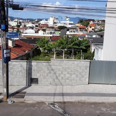 Terrenos Residenciais com 342m², no bairro Jardim Atlântico em Florianópolis