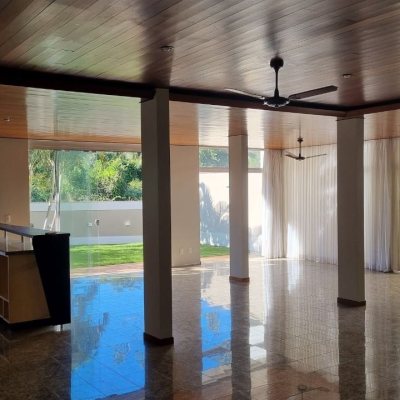 Casa Residencial com 327m², 4 quartos, 4 suítes, 3 garagens, no bairro Lagoa Da Conceição em Florianópolis
