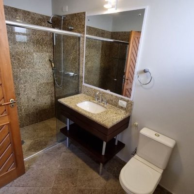 Casa Residencial com 327m², 4 quartos, 4 suítes, 3 garagens, no bairro Lagoa Da Conceição em Florianópolis
