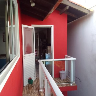 Casa Residencial com 100m², 2 quartos, 1 suíte, 1 garagem, no bairro Rio Tavares em Florianópolis