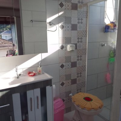 Casa Residencial com 100m², 2 quartos, 1 suíte, 1 garagem, no bairro Rio Tavares em Florianópolis