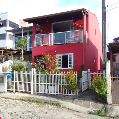 Casa Residencial com 100m², 2 quartos, 1 suíte, 1 garagem, no bairro Rio Tavares em Florianópolis