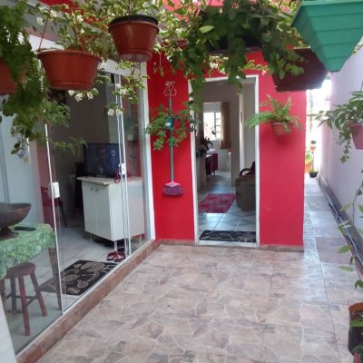 Casa Residencial com 100m², 2 quartos, 1 suíte, 1 garagem, no bairro Rio Tavares em Florianópolis