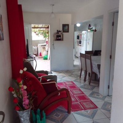 Casa Residencial com 100m², 2 quartos, 1 suíte, 1 garagem, no bairro Rio Tavares em Florianópolis