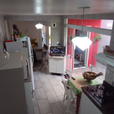 Casa Residencial com 100m², 2 quartos, 1 suíte, 1 garagem, no bairro Rio Tavares em Florianópolis