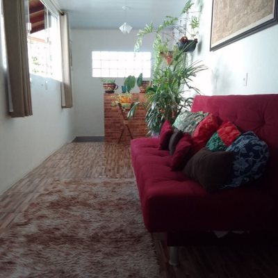 Casa Residencial com 100m², 2 quartos, 1 suíte, 1 garagem, no bairro Rio Tavares em Florianópolis