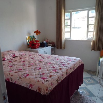 Casa Residencial com 100m², 2 quartos, 1 suíte, 1 garagem, no bairro Rio Tavares em Florianópolis