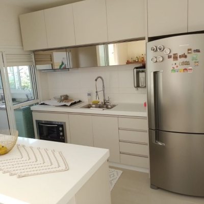 Cobertura com 95m², 2 quartos, 1 suíte, 2 garagens, no bairro Açores em Florianópolis