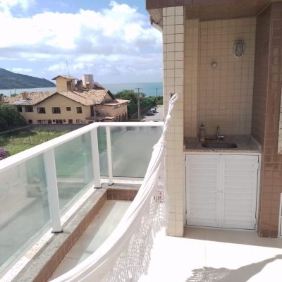 Cobertura com 95m², 2 quartos, 1 suíte, 2 garagens, no bairro Açores em Florianópolis