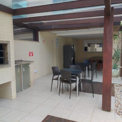 Cobertura com 95m², 2 quartos, 1 suíte, 2 garagens, no bairro Açores em Florianópolis