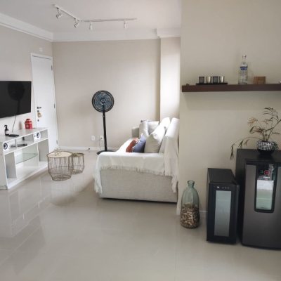 Cobertura com 95m², 2 quartos, 1 suíte, 2 garagens, no bairro Açores em Florianópolis
