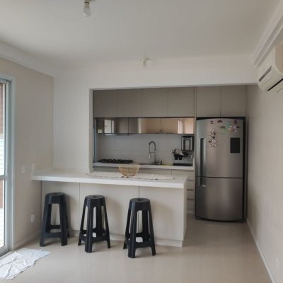 Cobertura com 95m², 2 quartos, 1 suíte, 2 garagens, no bairro Açores em Florianópolis