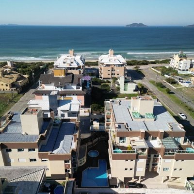 Cobertura com 95m², 2 quartos, 1 suíte, 2 garagens, no bairro Açores em Florianópolis