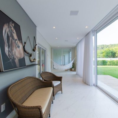 Casa em Condomínio com 942m², 6 quartos, 5 suítes, 4 garagens, no bairro Cacupé em Florianópolis