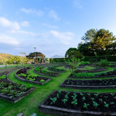 Casa em Condomínio com 942m², 6 quartos, 5 suítes, 4 garagens, no bairro Cacupé em Florianópolis