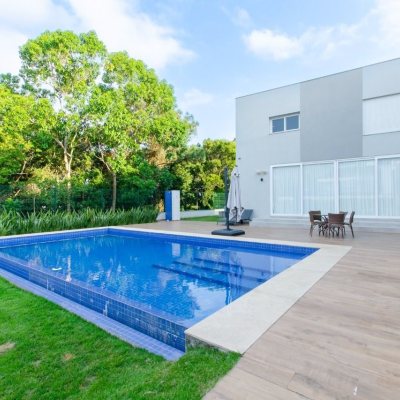 Casa em Condomínio com 942m², 6 quartos, 5 suítes, 4 garagens, no bairro Cacupé em Florianópolis
