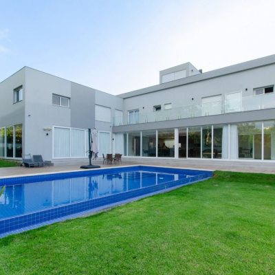 Casa em Condomínio com 942m², 6 quartos, 5 suítes, 4 garagens, no bairro Cacupé em Florianópolis