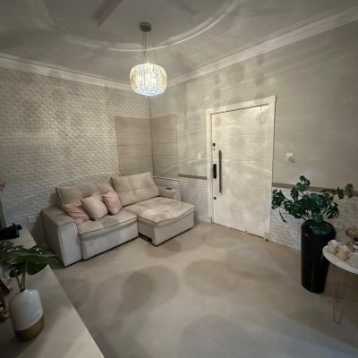 Casa Residencial com 210m², 3 quartos, 1 suíte, 2 garagens, no bairro Aririu em Palhoça