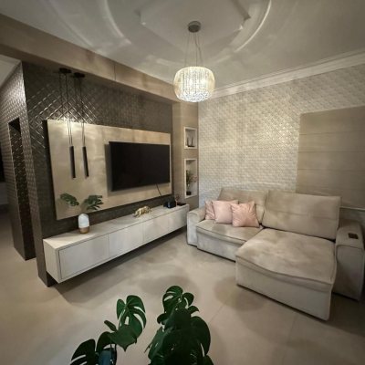 Casa Residencial com 210m², 3 quartos, 1 suíte, 2 garagens, no bairro Aririu em Palhoça