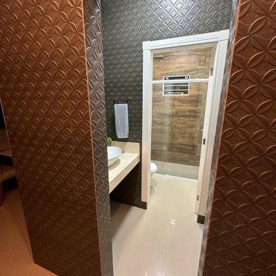 Casa Residencial com 210m², 3 quartos, 1 suíte, 2 garagens, no bairro Aririu em Palhoça