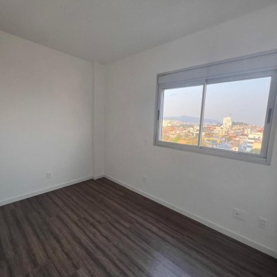 Apartamentos com 77m², 2 quartos, 2 suítes, 2 garagens, no bairro Estreito em Florianópolis