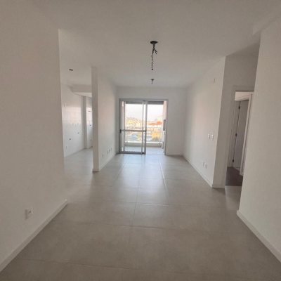 Apartamentos com 77m², 2 quartos, 2 suítes, 2 garagens, no bairro Estreito em Florianópolis