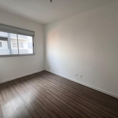 Apartamentos com 77m², 2 quartos, 2 suítes, 2 garagens, no bairro Estreito em Florianópolis