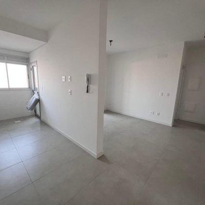 Apartamentos com 77m², 2 quartos, 2 suítes, 2 garagens, no bairro Estreito em Florianópolis