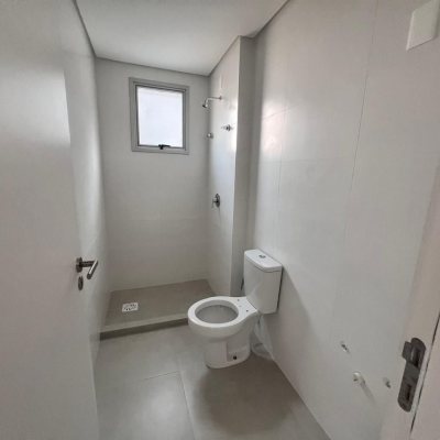 Apartamentos com 77m², 2 quartos, 2 suítes, 2 garagens, no bairro Estreito em Florianópolis